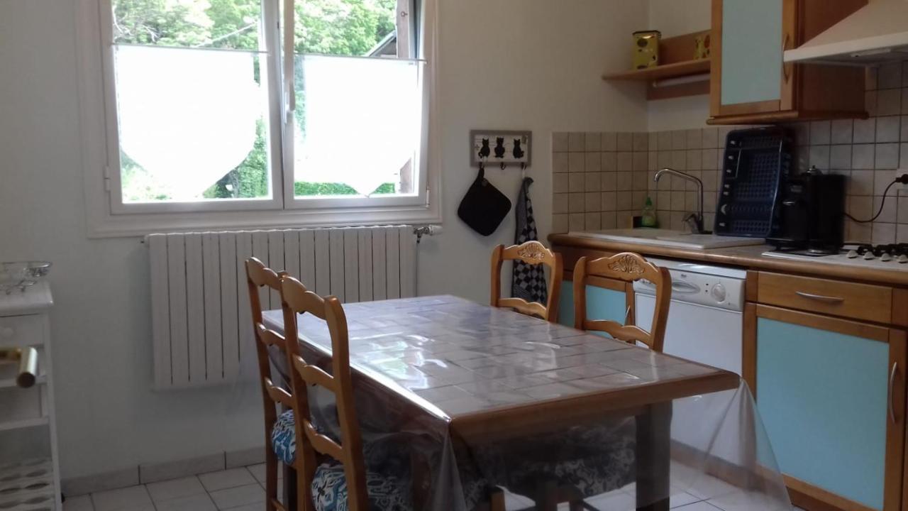 Appartement Location vacances Saint Michel de Maurienne Le Dahu Extérieur photo